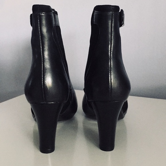 Black leather ankle boots - Picture 2 of 4